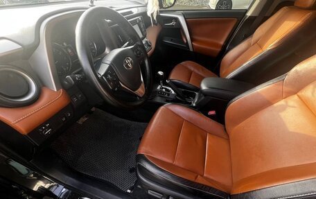 Toyota RAV4, 2016 год, 2 280 000 рублей, 24 фотография