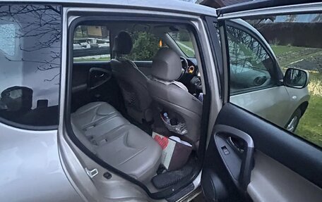 Toyota RAV4, 2006 год, 1 050 000 рублей, 9 фотография