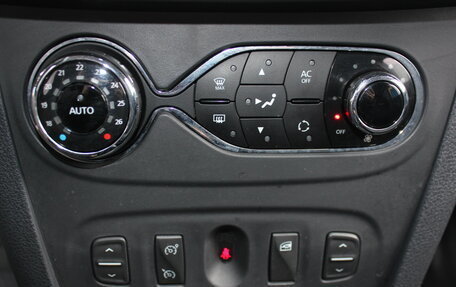 Renault Sandero II рестайлинг, 2014 год, 847 000 рублей, 24 фотография