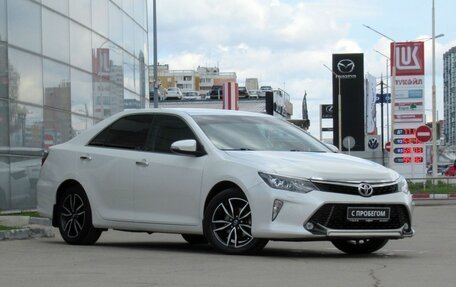 Toyota Camry, 2017 год, 2 360 000 рублей, 3 фотография