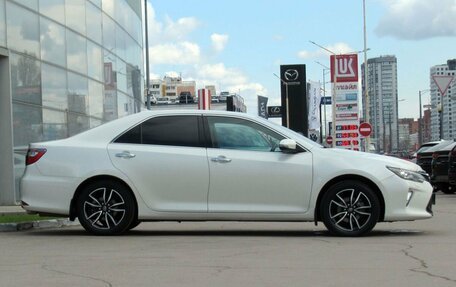 Toyota Camry, 2017 год, 2 360 000 рублей, 4 фотография