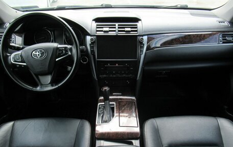 Toyota Camry, 2017 год, 2 360 000 рублей, 13 фотография