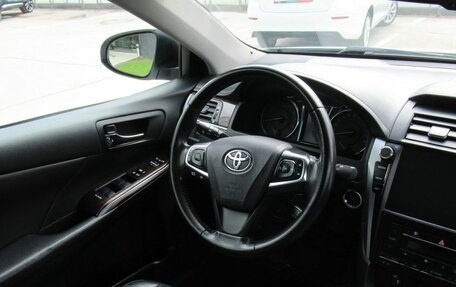 Toyota Camry, 2017 год, 2 360 000 рублей, 12 фотография