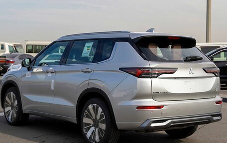 Mitsubishi Outlander, 2026 год, 7 090 000 рублей, 9 фотография