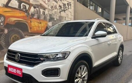 Volkswagen T-Roc I, 2022 год, 1 410 000 рублей, 1 фотография