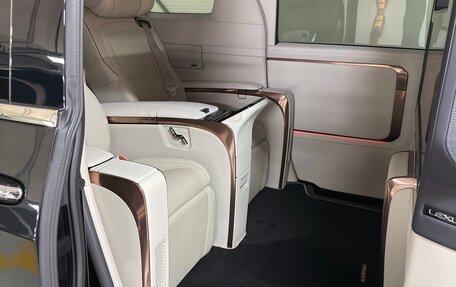 Lexus LM, 2024 год, 16 000 000 рублей, 8 фотография