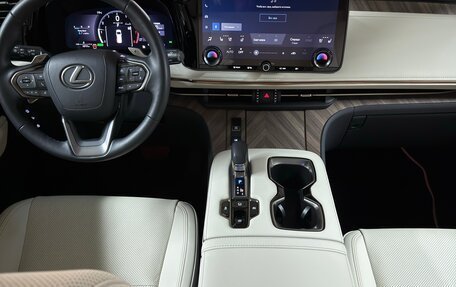 Lexus LM, 2024 год, 16 000 000 рублей, 6 фотография