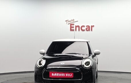 MINI Hatch, 2023 год, 2 260 000 рублей, 3 фотография