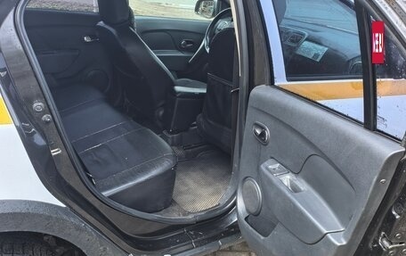 Renault Logan II, 2021 год, 900 000 рублей, 13 фотография