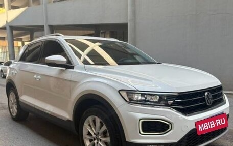 Volkswagen T-Roc I, 2022 год, 1 410 000 рублей, 3 фотография