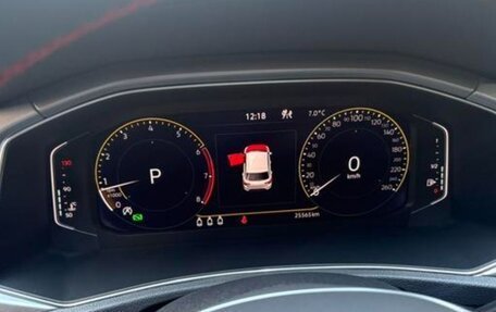 Volkswagen T-Roc I, 2022 год, 1 410 000 рублей, 13 фотография