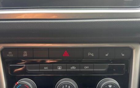 Volkswagen T-Roc I, 2022 год, 1 345 000 рублей, 13 фотография