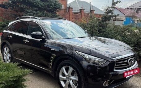 Infiniti QX70, 2015 год, 1 900 000 рублей, 2 фотография