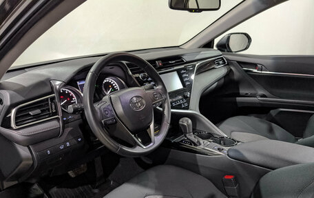 Toyota Camry, 2021 год, 3 450 000 рублей, 15 фотография