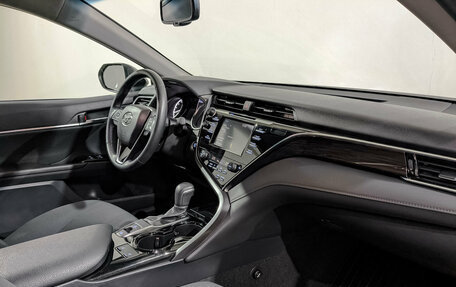 Toyota Camry, 2021 год, 3 450 000 рублей, 13 фотография