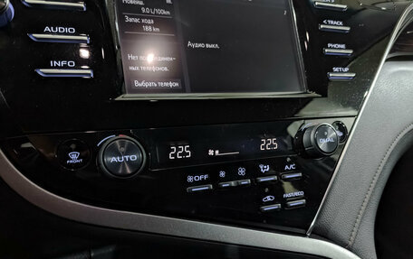 Toyota Camry, 2021 год, 3 450 000 рублей, 21 фотография