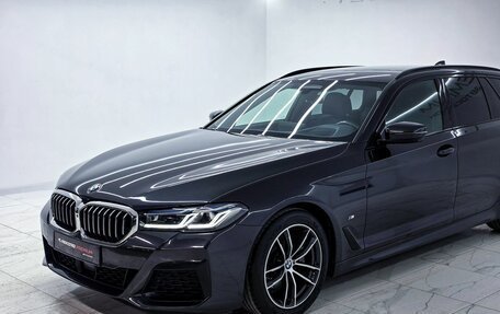 BMW 5 серия, 2020 год, 4 275 000 рублей, 2 фотография