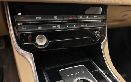 Jaguar XF II, 2018 год, 2 289 000 рублей, 11 фотография