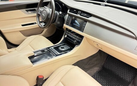 Jaguar XF II, 2018 год, 2 289 000 рублей, 21 фотография