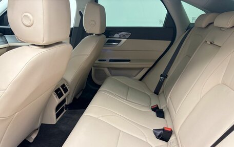 Jaguar XF II, 2018 год, 2 289 000 рублей, 23 фотография