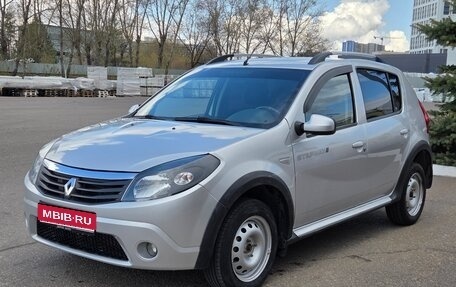 Renault Sandero I, 2013 год, 690 000 рублей, 1 фотография