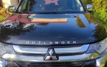 Mitsubishi Outlander III рестайлинг 3, 2017 год, 1 850 000 рублей, 1 фотография