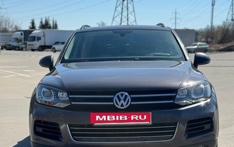 Volkswagen Touareg III, 2010 год, 1 600 000 рублей, 2 фотография