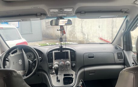 Hyundai Grand Starex Grand Starex I рестайлинг 2, 2012 год, 1 600 000 рублей, 6 фотография