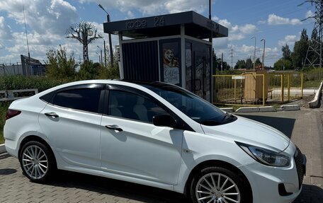 Hyundai Solaris II рестайлинг, 2012 год, 800 000 рублей, 3 фотография