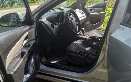 Chevrolet Cruze II, 2011 год, 550 000 рублей, 3 фотография