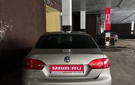 Volkswagen Jetta VI, 2012 год, 949 000 рублей, 3 фотография