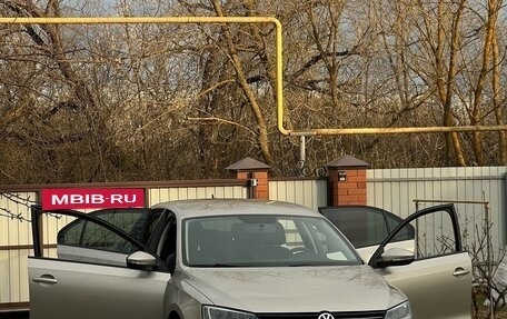 Volkswagen Jetta VI, 2012 год, 949 000 рублей, 6 фотография