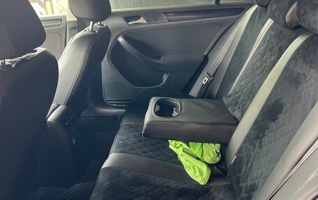 Volkswagen Jetta VI, 2012 год, 949 000 рублей, 11 фотография