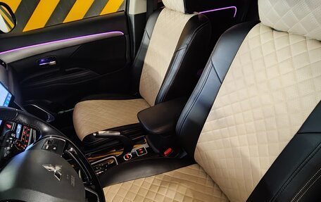 Mitsubishi Outlander III рестайлинг 3, 2017 год, 1 850 000 рублей, 12 фотография