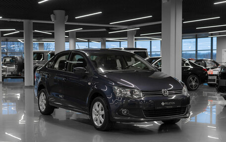 Volkswagen Polo VI (EU Market), 2013 год, 820 000 рублей, 2 фотография