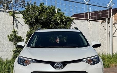 Toyota RAV4, 2019 год, 2 690 000 рублей, 2 фотография