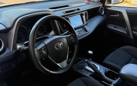 Toyota RAV4, 2019 год, 2 690 000 рублей, 11 фотография