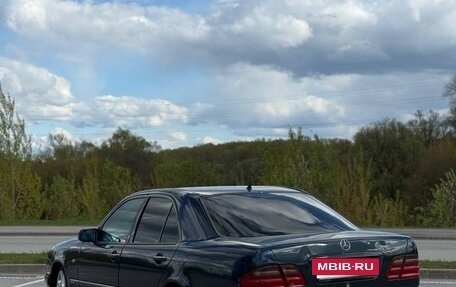 Mercedes-Benz E-Класс, 1996 год, 415 000 рублей, 8 фотография