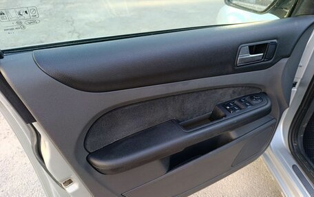 Ford Focus II рестайлинг, 2006 год, 330 000 рублей, 19 фотография