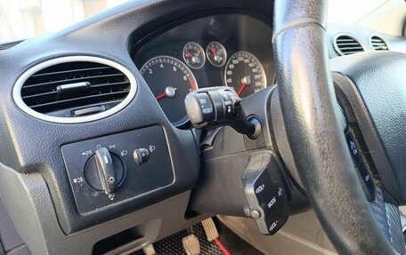 Ford Focus II рестайлинг, 2006 год, 330 000 рублей, 23 фотография