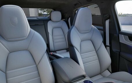 Porsche Cayenne III, 2025 год, 26 704 020 рублей, 3 фотография