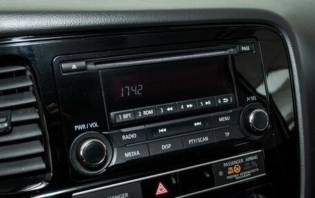 Mitsubishi Outlander III рестайлинг 3, 2019 год, 2 298 000 рублей, 10 фотография