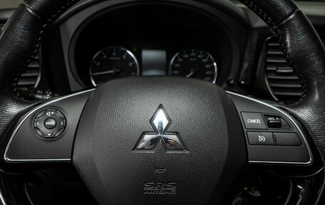 Mitsubishi Outlander III рестайлинг 3, 2019 год, 2 298 000 рублей, 9 фотография