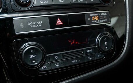 Mitsubishi Outlander III рестайлинг 3, 2019 год, 2 298 000 рублей, 11 фотография