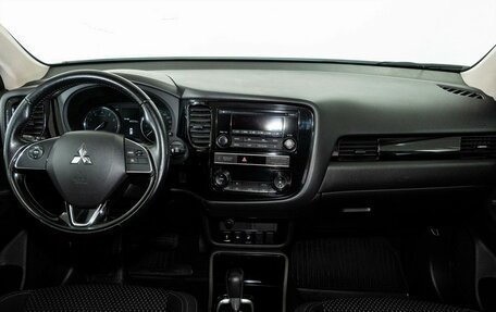 Mitsubishi Outlander III рестайлинг 3, 2019 год, 2 298 000 рублей, 7 фотография
