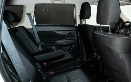 Mitsubishi Outlander III рестайлинг 3, 2019 год, 2 298 000 рублей, 8 фотография