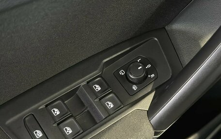 Volkswagen Tiguan II, 2019 год, 2 599 000 рублей, 10 фотография
