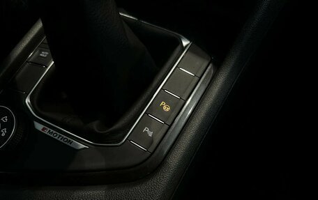 Volkswagen Tiguan II, 2019 год, 2 599 000 рублей, 24 фотография