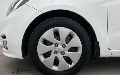 KIA Rio III рестайлинг, 2015 год, 1 000 000 рублей, 18 фотография