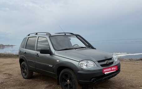 Chevrolet Niva I рестайлинг, 2014 год, 450 000 рублей, 2 фотография